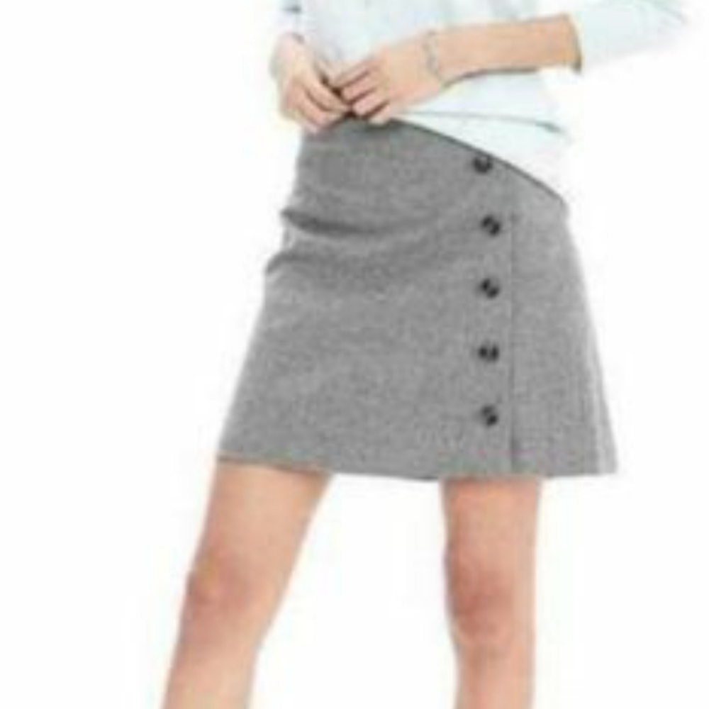 NWT Banana  Republic Wool Skirt with Side Buttons